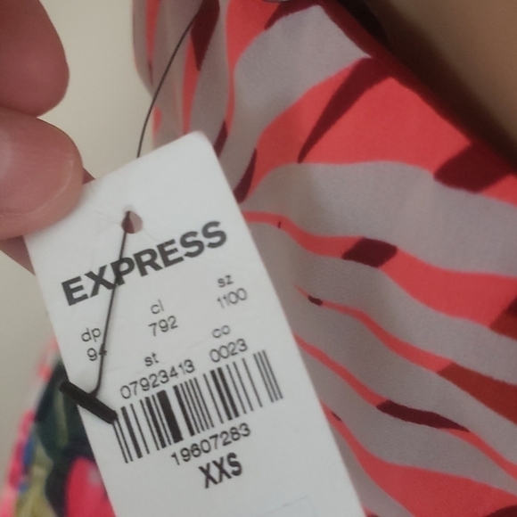 NEW! EXPRESS Tropical Palm/Floral Halter Maxi Dress XXS. - Picture 7 of 7